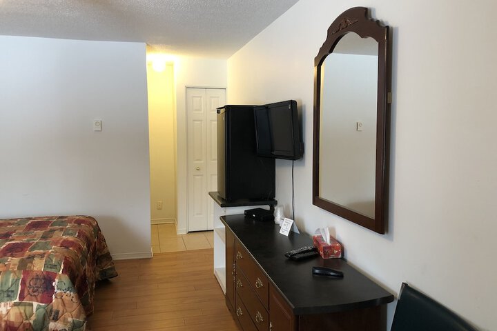 Room 10 of 39