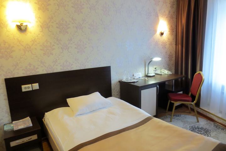 Room 26 of 90