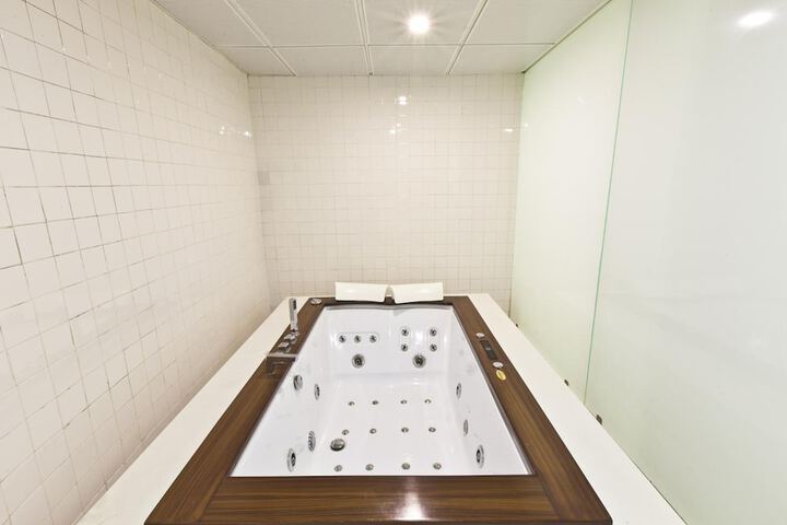 Spa 43 of 60