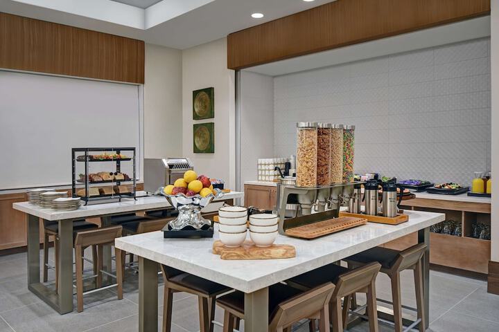 Breakfast area
