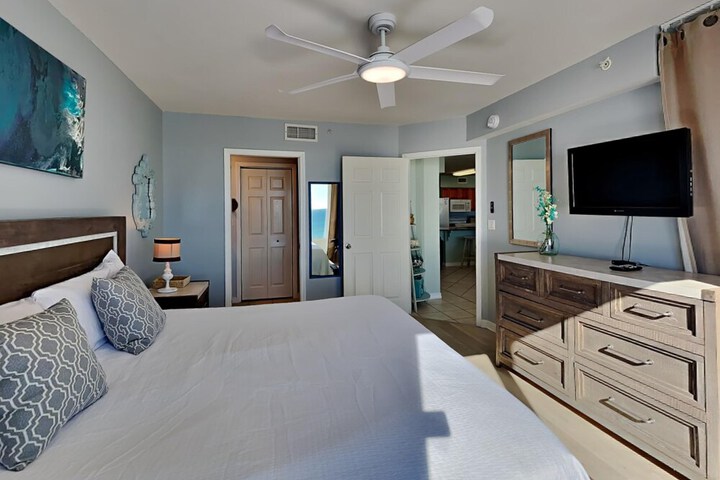 Room 8 of 118