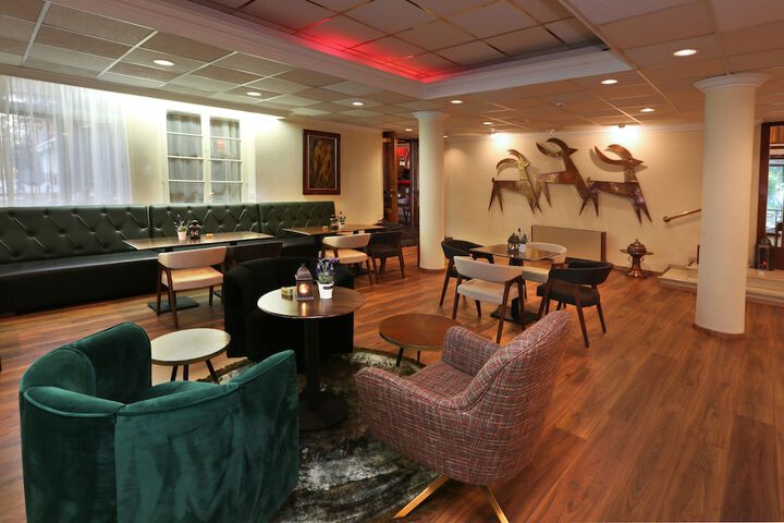 Entrance & Lobby