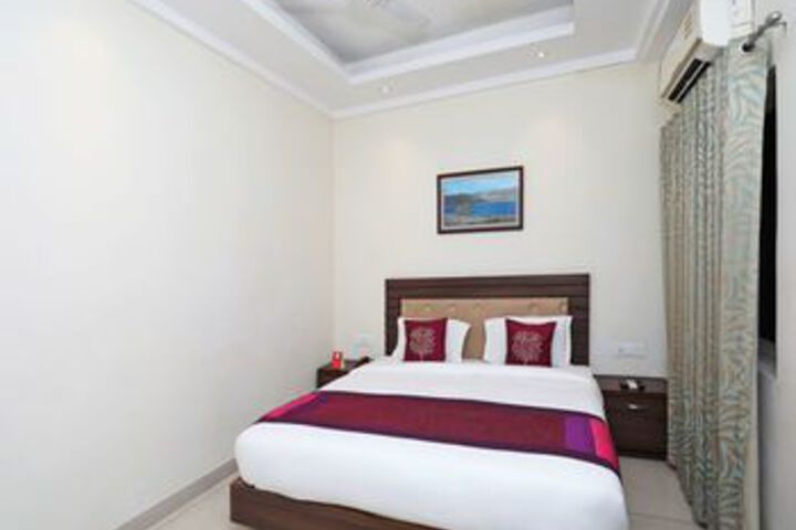 Room 14 of 26