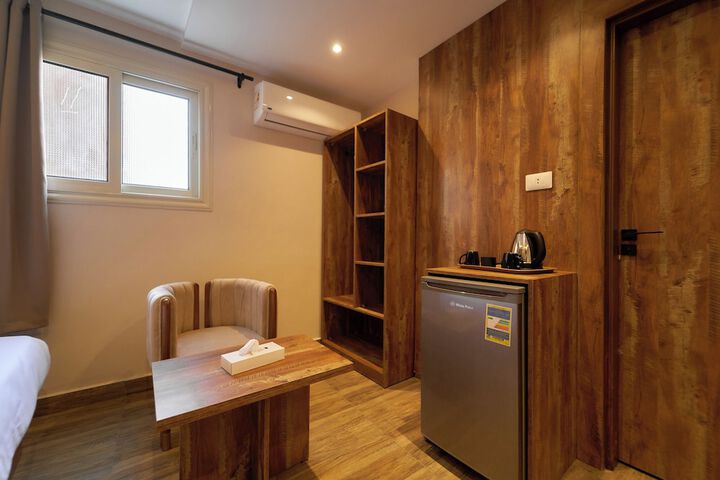 Room 28 of 60