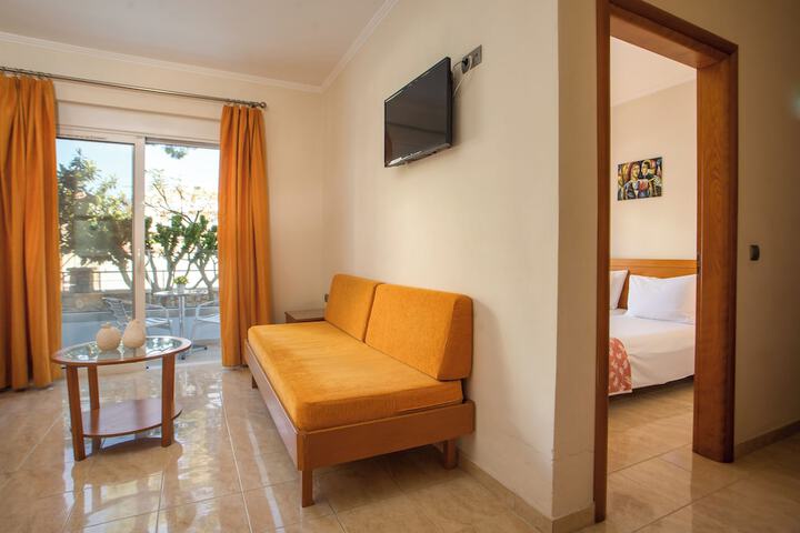 Room 14 of 151
