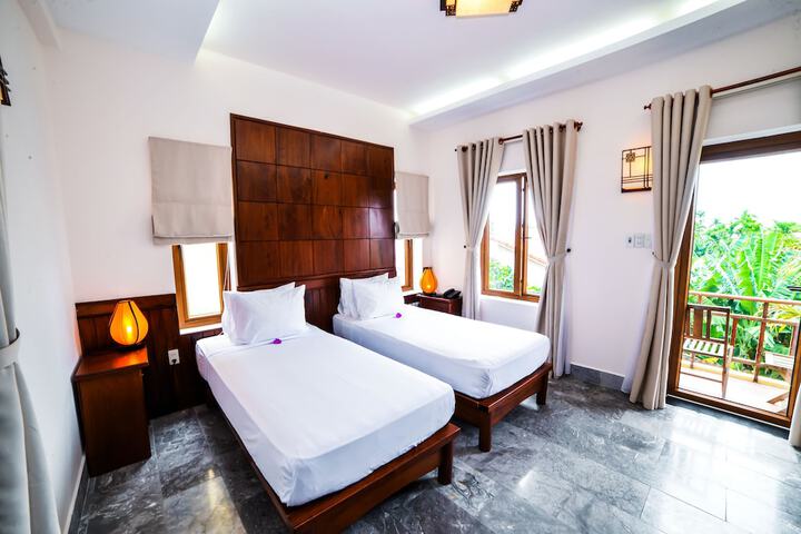 Room 6 of 180