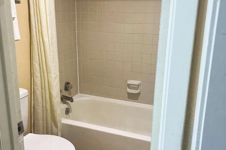 Room 15 of 24