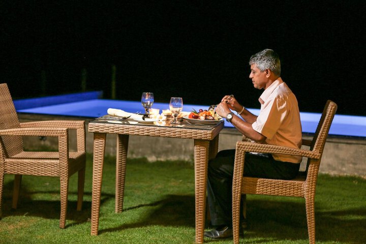 Dining 37 of 56
