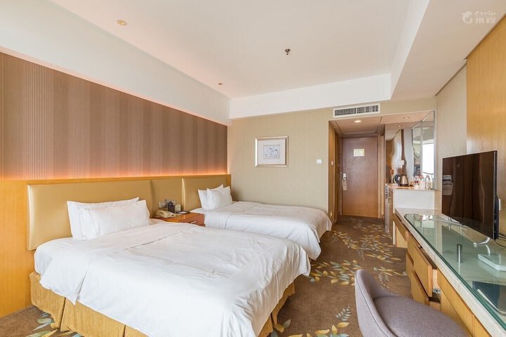 Room 2 of 28