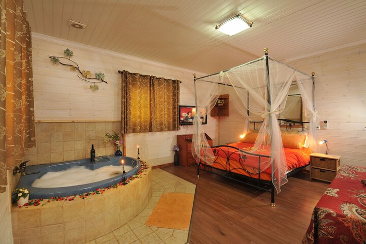 Room 9 of 40
