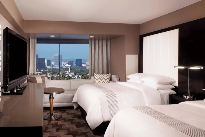 Room 27 of 108