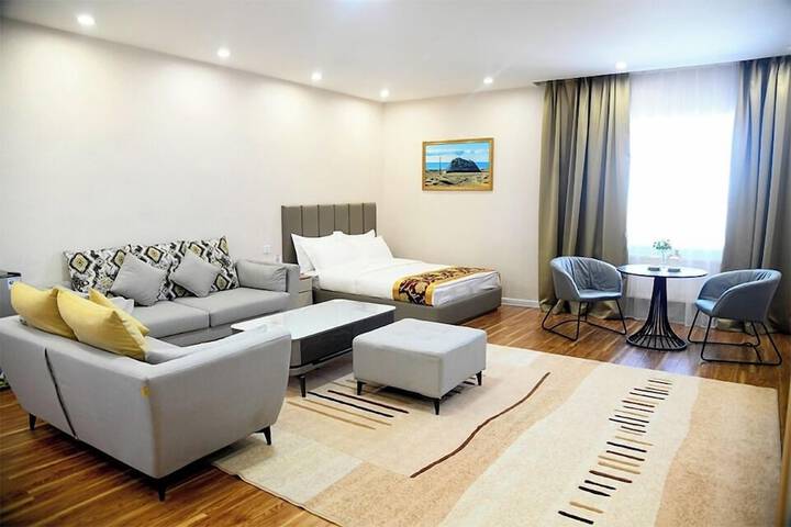 Room 4 of 12