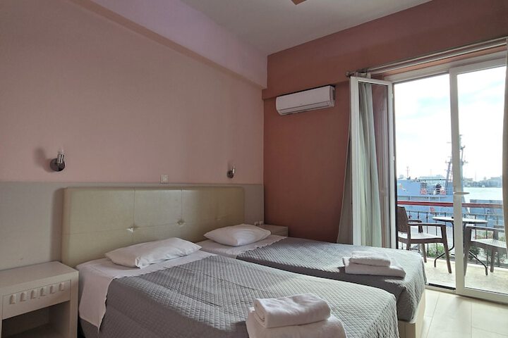 Room 19 of 36