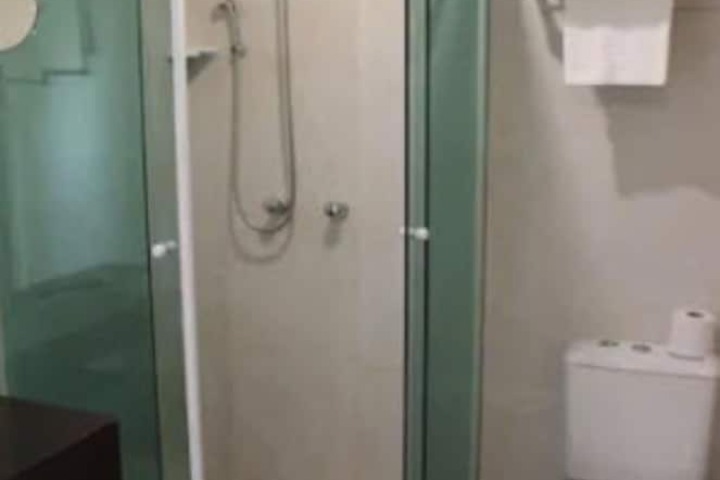 Room 6 of 22
