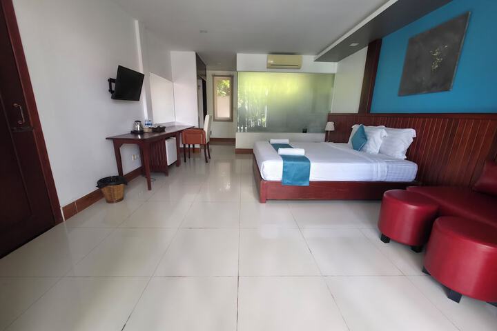 Room 12 of 34