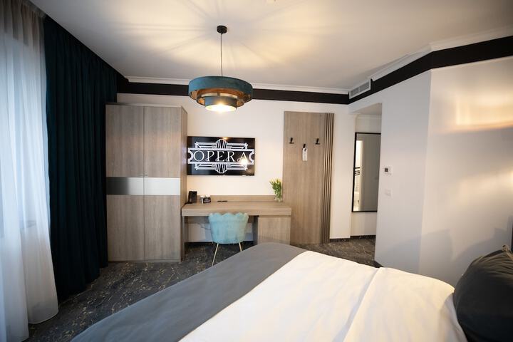 Room 22 of 42
