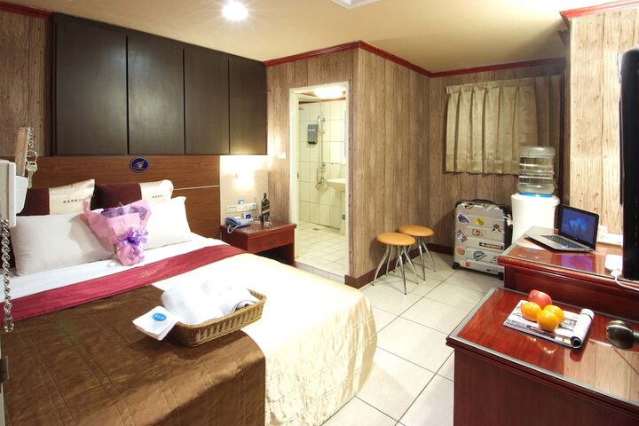 Room 3 of 27