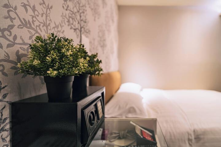 Room 44 of 65