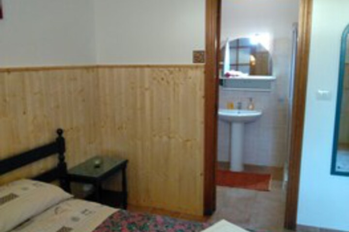 Room 18 of 48