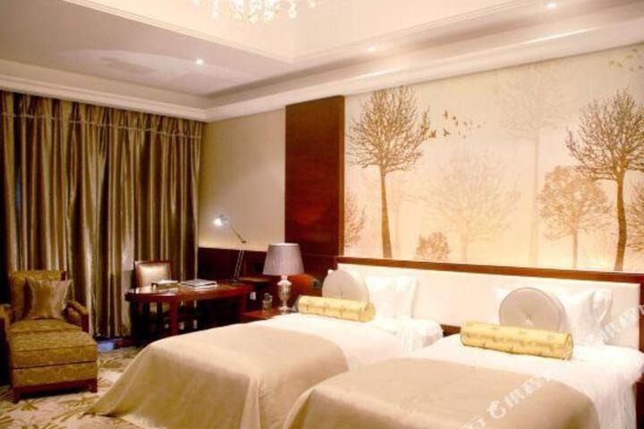 Bailu Hotspring Hotel
