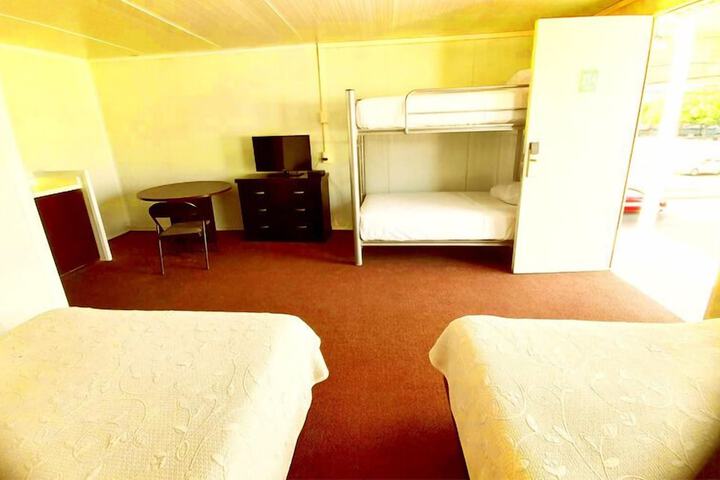 Room 21 of 39