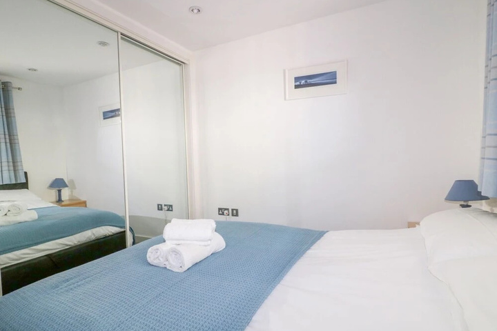 Room 3 of 16