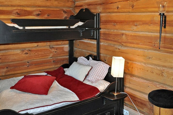 Room 6 of 19