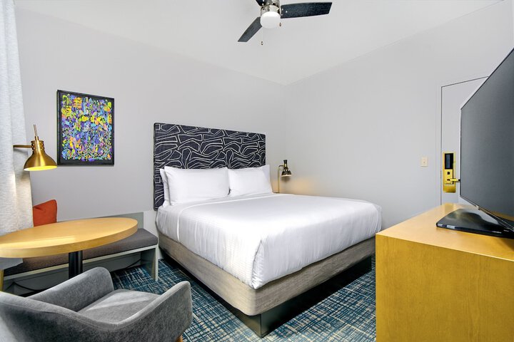 Superior King Bed (7 of 12)