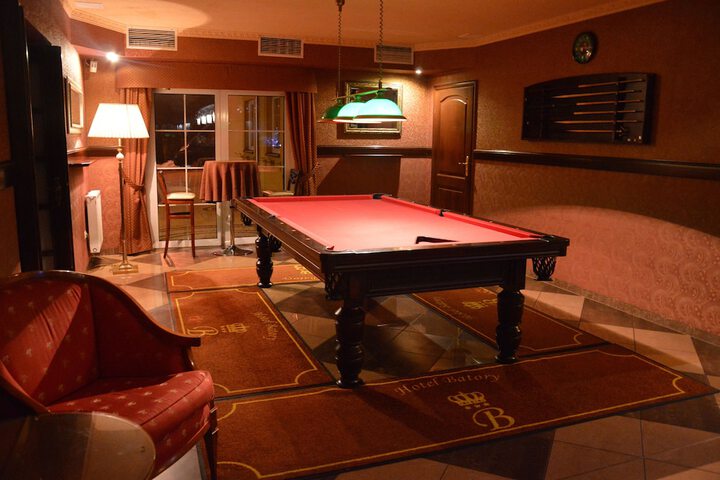 Lounge 48 of 68
