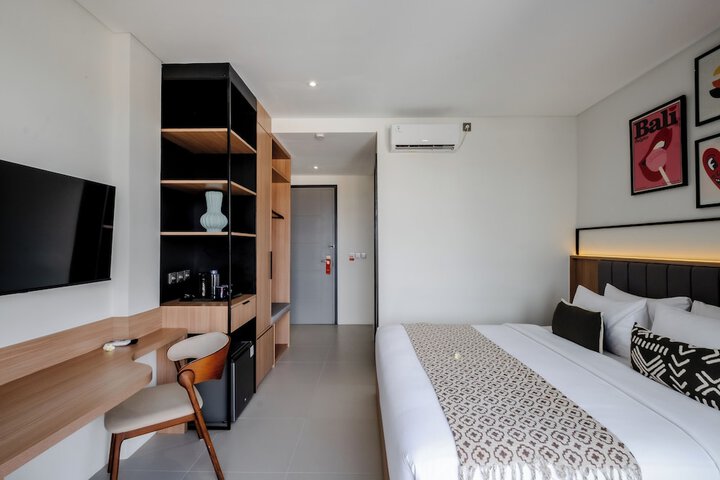 Room 9 of 50