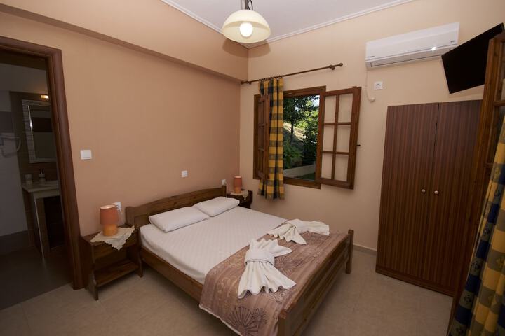Room 28 of 57