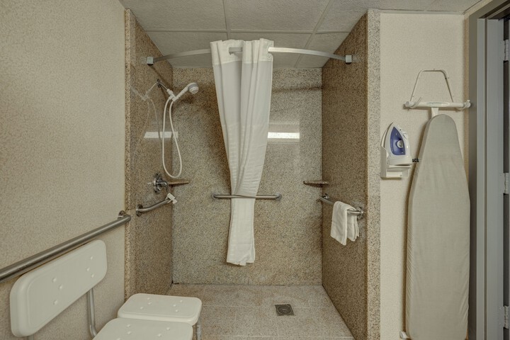 Room 32 of 139
