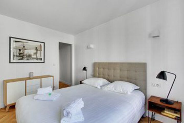 Room 32 of 102