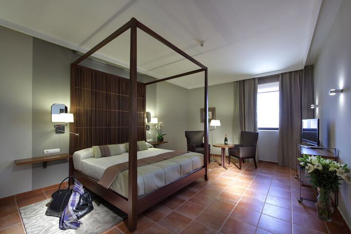 Room 13 of 97