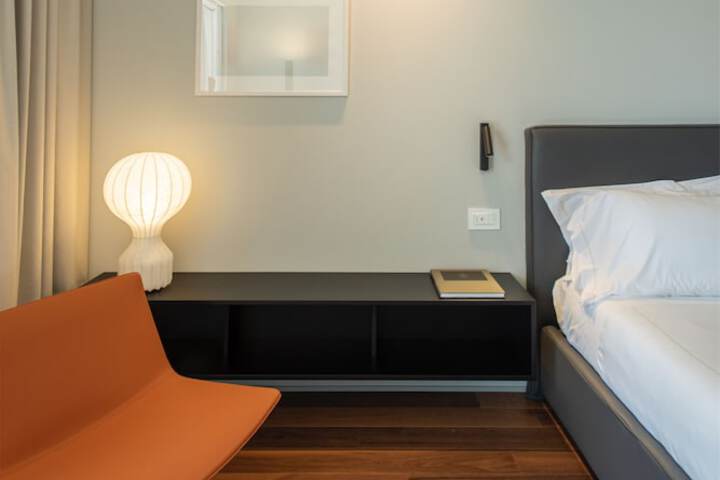 Room 55 of 244