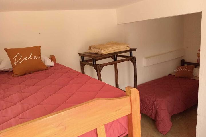 Room 9 of 32