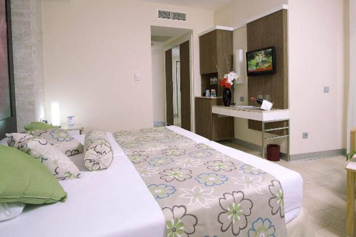 Room 3 of 3