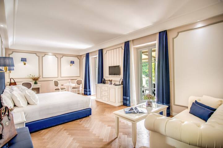 Room 8 of 96