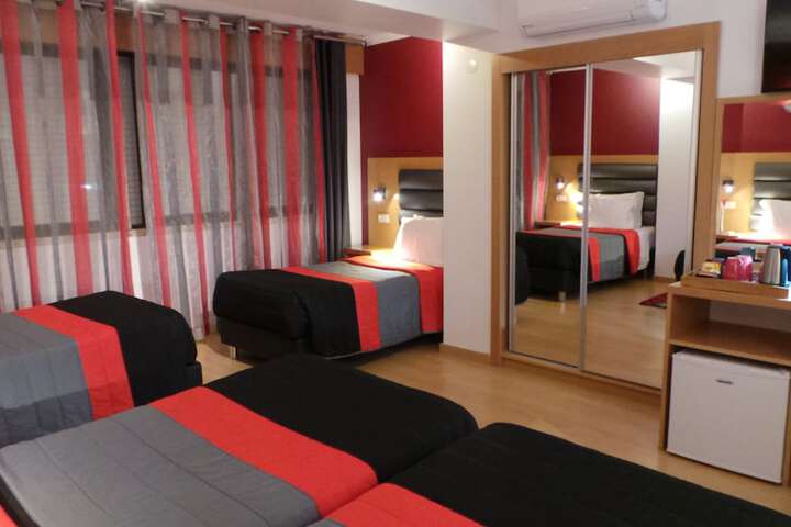 Room 6 of 37