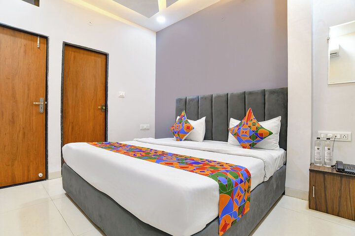 Room 14 of 33