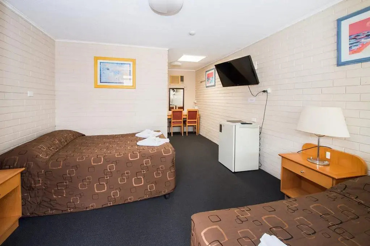 Room 4 of 19