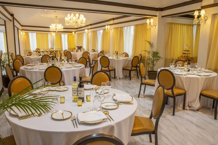 Ballroom/Hall 74 of 83