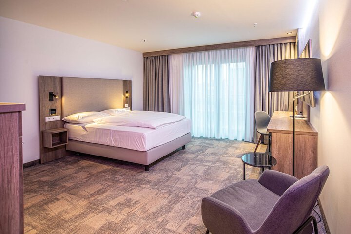 Room 18 of 131