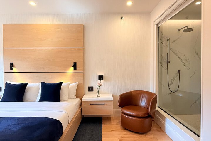Room 25 of 206