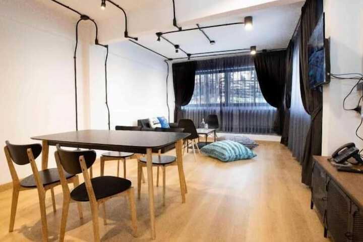 Room 48 of 77