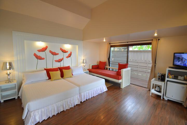 Room 6 of 165