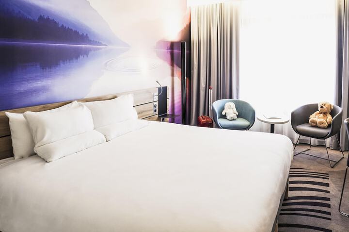 Room 29 of 157
