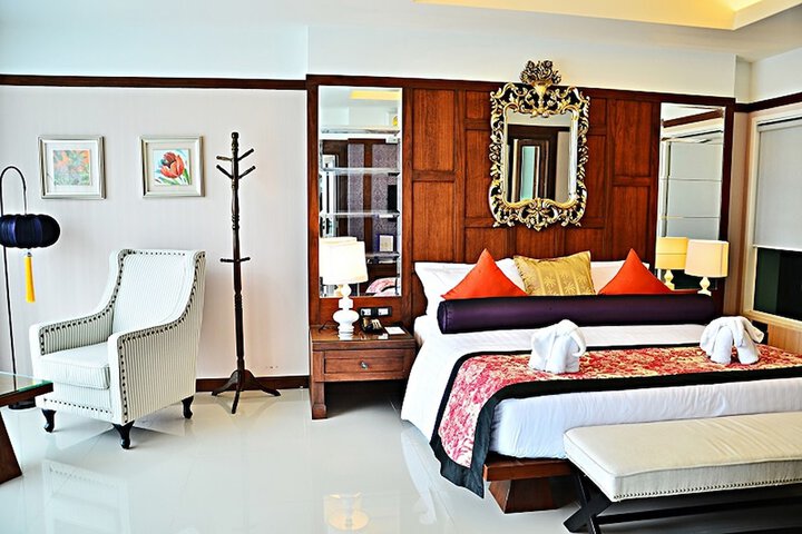 Room 12 of 152