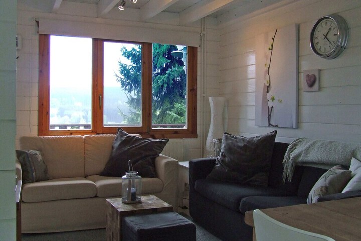 Room 6 of 28