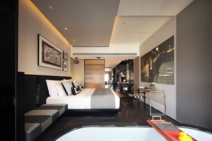 Room 14 of 38